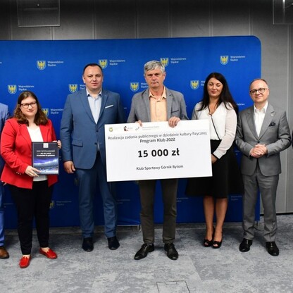 Wręczenie czeków w ramach Programu Klub. fot. Patryk Pyrlik / UMWS