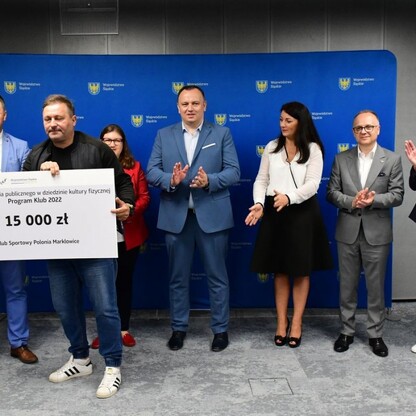 Wręczenie czeków w ramach Programu Klub. fot. Patryk Pyrlik / UMWS