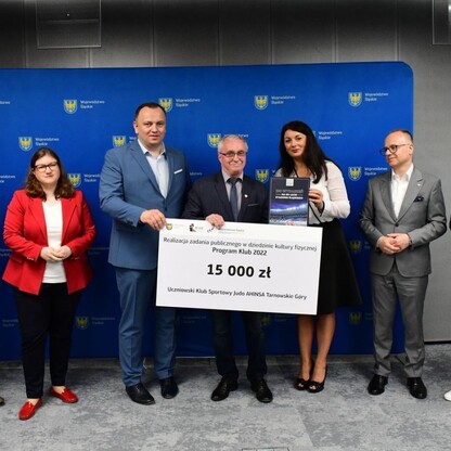 Wręczenie czeków w ramach Programu Klub. fot. Patryk Pyrlik / UMWS