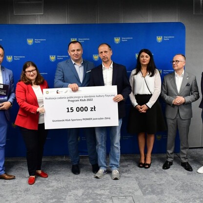 Wręczenie czeków w ramach Programu Klub. fot. Patryk Pyrlik / UMWS
