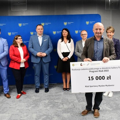 Wręczenie czeków w ramach Programu Klub. fot. Patryk Pyrlik / UMWS