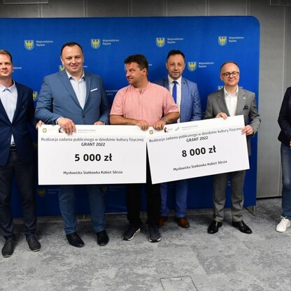 Wręczenie czeków w ramach Programu Klub. fot. Patryk Pyrlik / UMWS