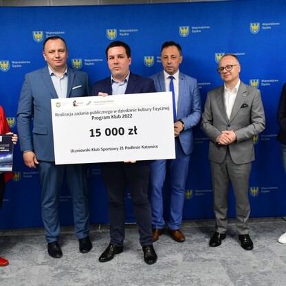 Wręczenie czeków w ramach Programu Klub. fot. Patryk Pyrlik / UMWS