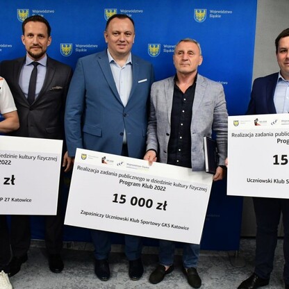 Wręczenie czeków w ramach Programu Klub. fot. Patryk Pyrlik / UMWS