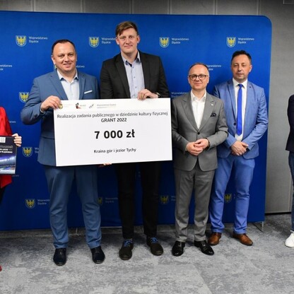 Wręczenie czeków w ramach Programu Klub. fot. Patryk Pyrlik / UMWS