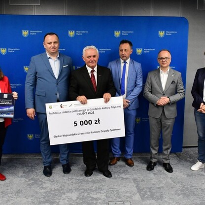 Wręczenie czeków w ramach Programu Klub. fot. Patryk Pyrlik / UMWS