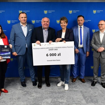 Wręczenie czeków w ramach Programu Klub. fot. Patryk Pyrlik / UMWS