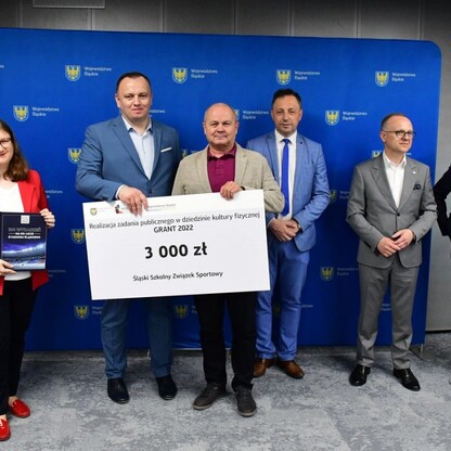 Wręczenie czeków w ramach Programu Klub. fot. Patryk Pyrlik / UMWS