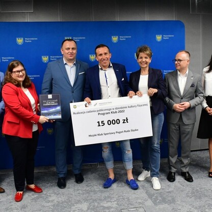 Wręczenie czeków w ramach Programu Klub. fot. Patryk Pyrlik / UMWS