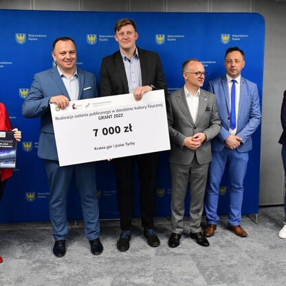 Wręczenie czeków w ramach Programu Klub. fot. Patryk Pyrlik / UMWS