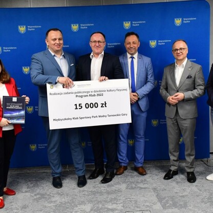 Wręczenie czeków w ramach Programu Klub. fot. Patryk Pyrlik / UMWS