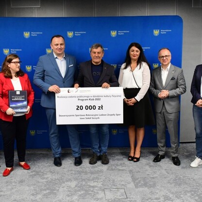 Wręczenie czeków w ramach Programu Klub. fot. Patryk Pyrlik / UMWS