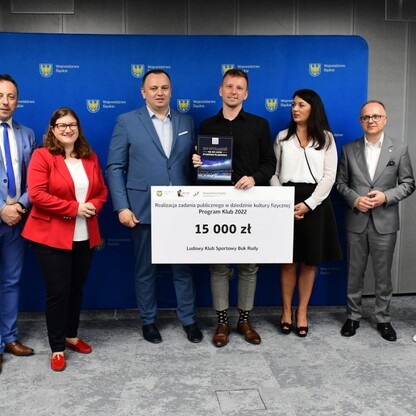 Wręczenie czeków w ramach Programu Klub. fot. Patryk Pyrlik / UMWS
