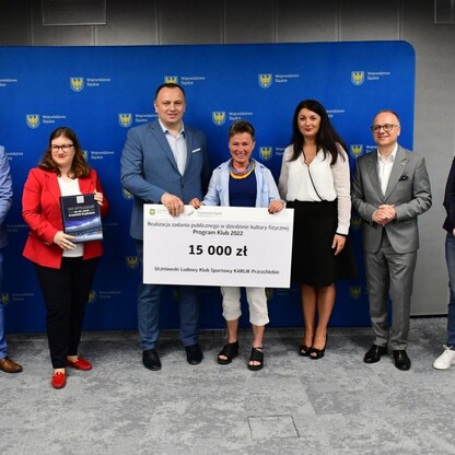Wręczenie czeków w ramach Programu Klub. fot. Patryk Pyrlik / UMWS