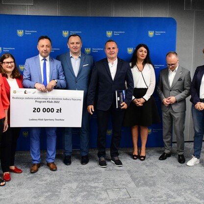 Wręczenie czeków w ramach Programu Klub. fot. Patryk Pyrlik / UMWS