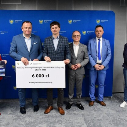 Wręczenie czeków w ramach Programu Klub. fot. Patryk Pyrlik / UMWS