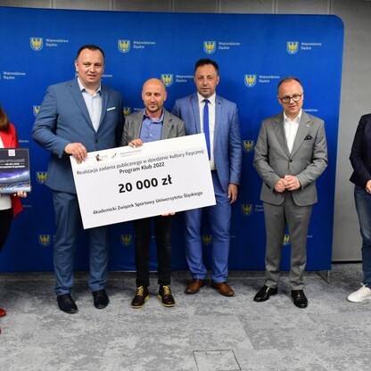 Wręczenie czeków w ramach Programu Klub. fot. Patryk Pyrlik / UMWS