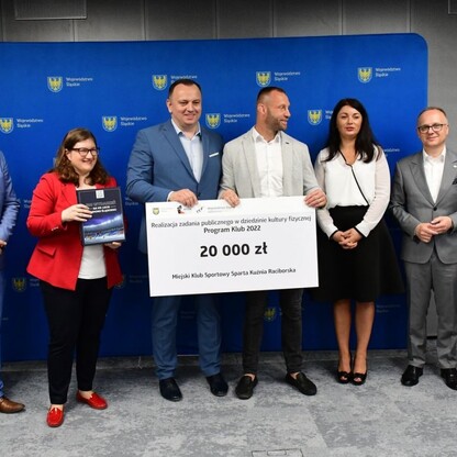 Wręczenie czeków w ramach Programu Klub. fot. Patryk Pyrlik / UMWS