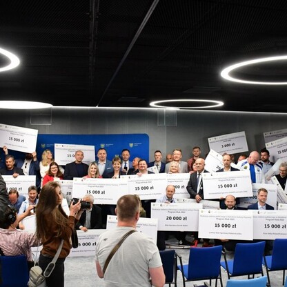 Wręczenie czeków w ramach Programu Klub. fot. Patryk Pyrlik / UMWS
