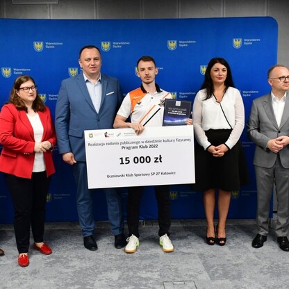Wręczenie czeków w ramach Programu Klub. fot. Patryk Pyrlik / UMWS