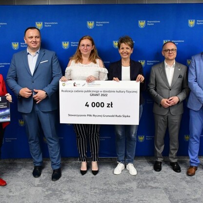 Wręczenie czeków w ramach Programu Klub. fot. Patryk Pyrlik / UMWS