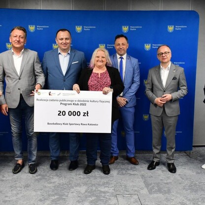 Wręczenie czeków w ramach Programu Klub. fot. Patryk Pyrlik / UMWS