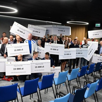 Wręczenie czeków w ramach Programu Klub. fot. Patryk Pyrlik / UMWS