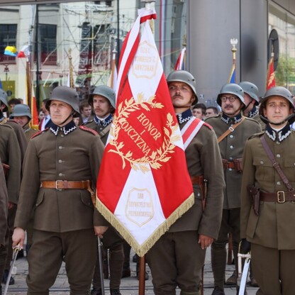 Inscenizacja wkroczenia Wojska Polskiego do Katowic. fot. Andrzej Grygiel / UMWS