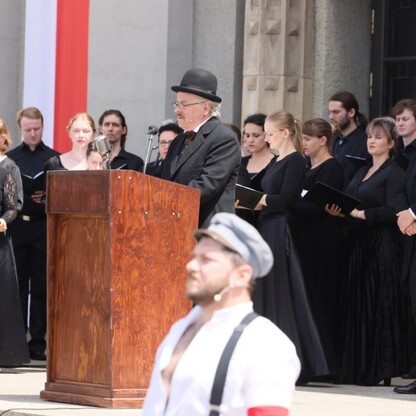 Inscenizacja wkroczenia Wojska Polskiego do Katowic. fot. Andrzej Grygiel / UMWS