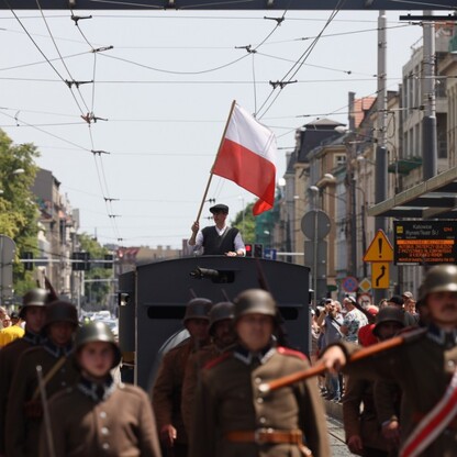 Inscenizacja wkroczenia Wojska Polskiego do Katowic. fot. Andrzej Grygiel / UMWS