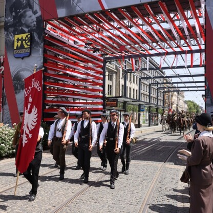 Inscenizacja wkroczenia Wojska Polskiego do Katowic. fot. Andrzej Grygiel / UMWS