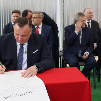 Podpisanie aktu erekcyjnego budowy Akademickiej Strefy Sztuki Scenicznej. fot. Andrzej Grygiel / UMWS