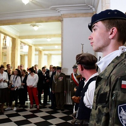 Tablica pamięci powstańców i powrotu Śląska do Polski. fot. Patryk Pyrlik / UMWS