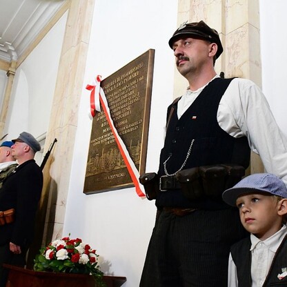 Tablica pamięci powstańców i powrotu Śląska do Polski. fot. Patryk Pyrlik / UMWS