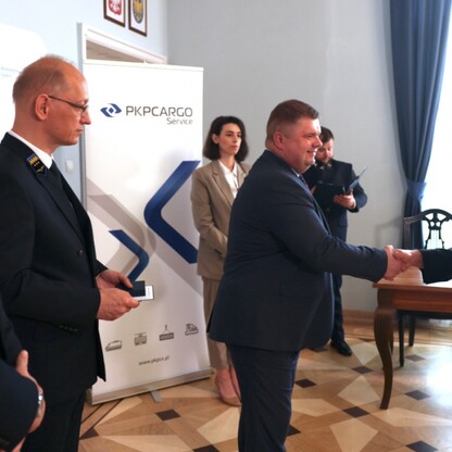 Odznaczenia i medale dla pracowników PKP CARGO SERVICE. fot. Andrzej Grygiel / UMWS