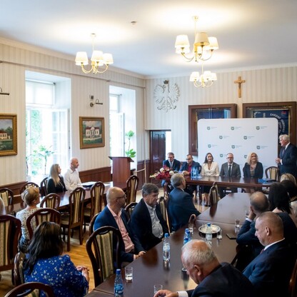 Wręczenie  umów w ramach Marszałkowskiego Konkursu „Inicjatywa Sołecka” w  Irządzach. fot. Tomasz Żak / UMWS
