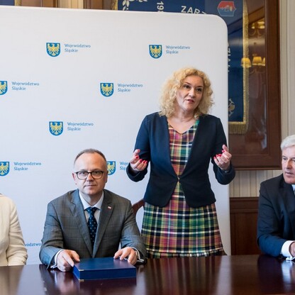 Wręczenie  umów w ramach Marszałkowskiego Konkursu „Inicjatywa Sołecka” w  Irządzach. fot. Tomasz Żak / UMWS
