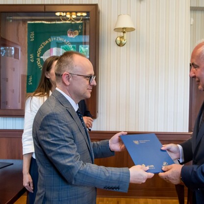 Wręczenie  umów w ramach Marszałkowskiego Konkursu „Inicjatywa Sołecka” w  Irządzach. fot. Tomasz Żak / UMWS