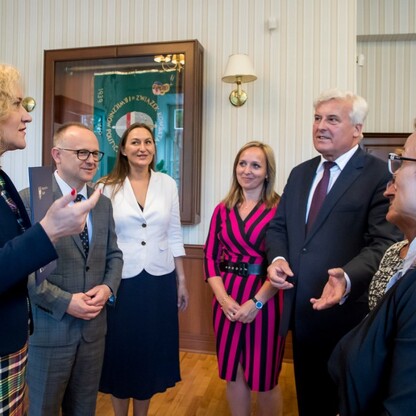 Wręczenie  umów w ramach Marszałkowskiego Konkursu „Inicjatywa Sołecka” w  Irządzach. fot. Tomasz Żak / UMWS