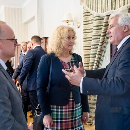 Wręczenie  umów w ramach Marszałkowskiego Konkursu „Inicjatywa Sołecka” w  Irządzach. fot. Tomasz Żak / UMWS