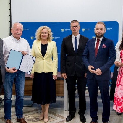 Wręczenie umów w ramach Marszałkowskiego Konkursu „Inicjatywa Sołecka” dla subregionu centralnego. fot. Tomasz Żak / UMWS