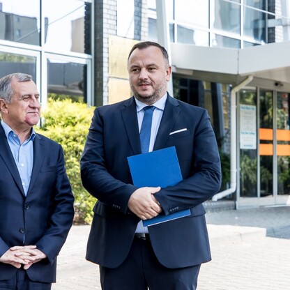 Przekazanie umowy na modernizację oświetlenia w Tychach. fot. Tomasz Żak / UMWS