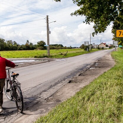 Podpisanie umowy dot. przebudowy DW 786. fot. Tomasz Żak / UMWS