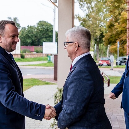 Podpisanie umowy dot. przebudowy DW 786. fot. Tomasz Żak / UMWS