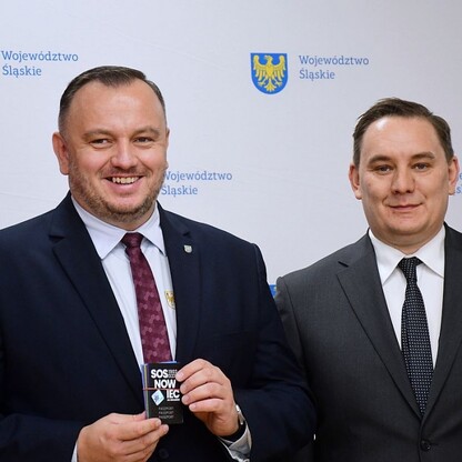 Podpisanie umowy na budowę siedziby Rejonowego Pogotowia Ratunkowego w Sosnowcu. fot. Patyk Pyrlik / UMWS