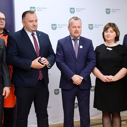 Podpisanie umowy na budowę siedziby Rejonowego Pogotowia Ratunkowego w Sosnowcu. fot. Patyk Pyrlik / UMWS