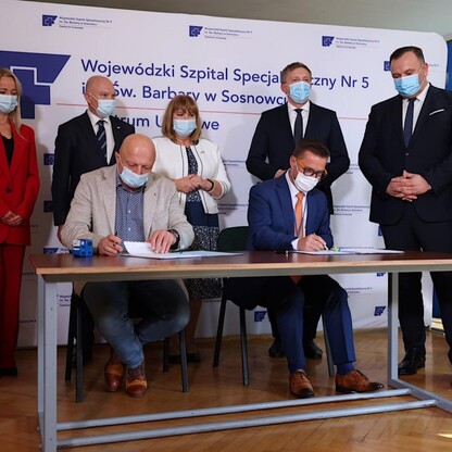 Podpisanie umowy w Wojewódzkim Szpital Specjalistyczny im. Św. Barbary w Sosnowcu. fot. Andrzej Grygiel / UMWS