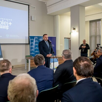 Umowa na połączenie kolejowe Jastrzębie Zdrój - Katowice. fot. Tomasz Żak / UMWS