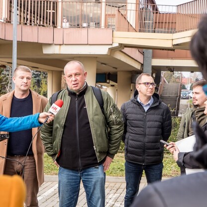 Przekazanie karetki. fot. Tomasz Żak / UMWS