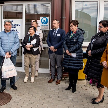 Przekazanie karetki. fot. Tomasz Żak / UMWS